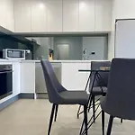 Cosy Stays 1 Bedroom Apartment Rosebery Parking & Balcony Sydney Escape