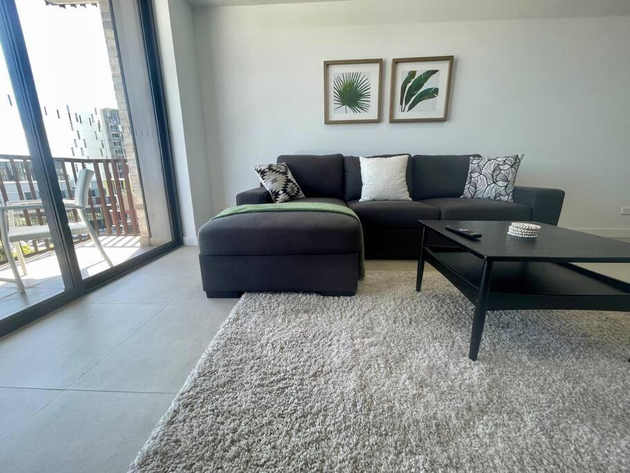 Apartment Cosy 1 Bedroom Rosebery Parking & Balcony Escape