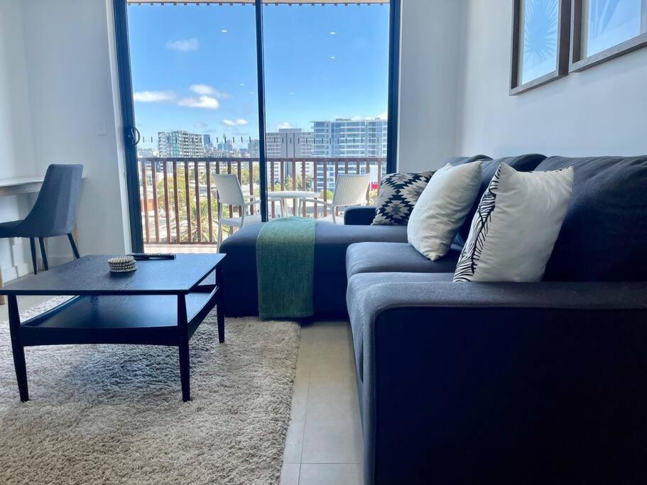 Cosy 1 Bedroom Rosebery Parking & Balcony Escape * Sydney