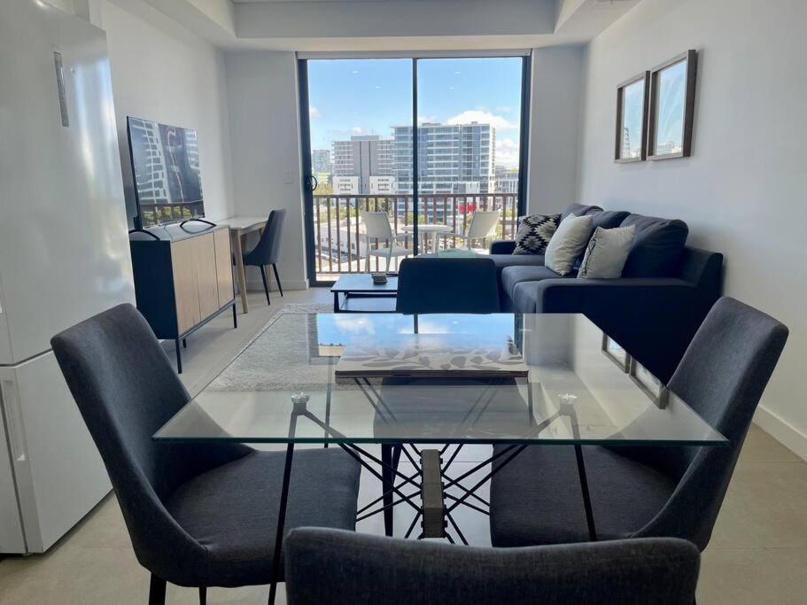 Cosy 1 Bedroom Rosebery Parking & Balcony Escape Sydney